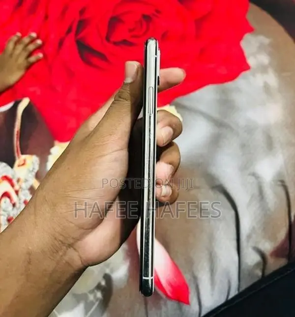 Apple iPhone XS Max (Used)