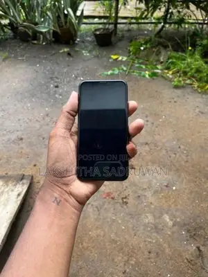 Apple iPhone XS (Used)