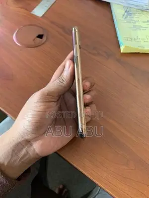 Apple iPhone XS (Used)