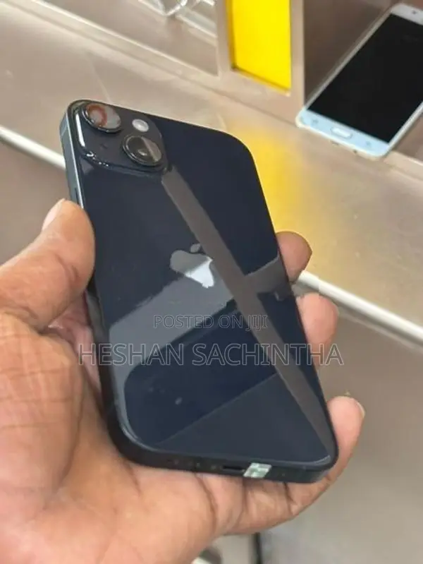 Apple iPhone 13 (Used)