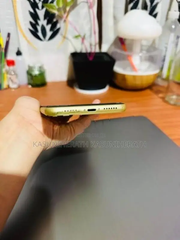 Apple iPhone 11 Limited edition (Used)