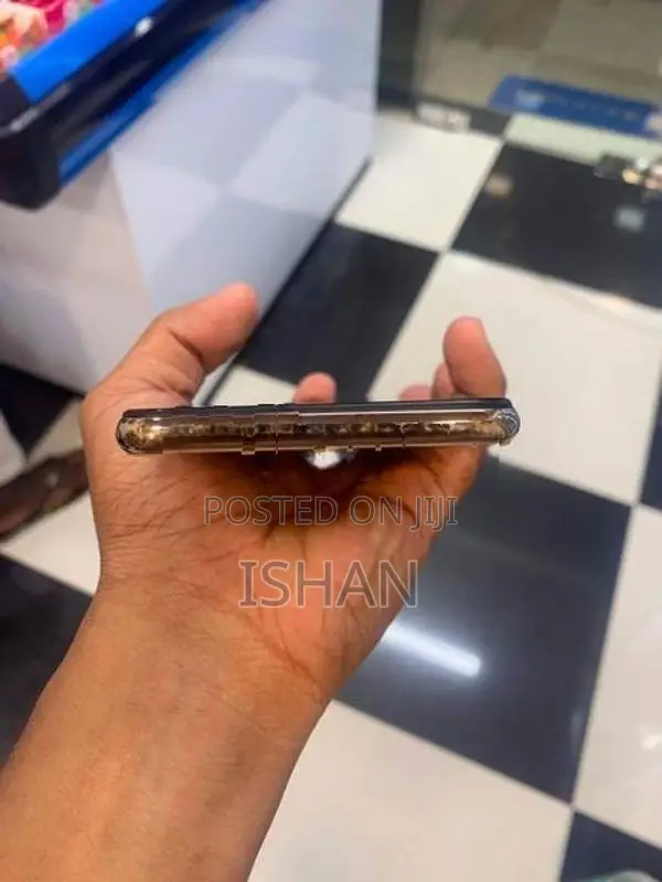 Apple iPhone 11 Pro Max Gold (Used)