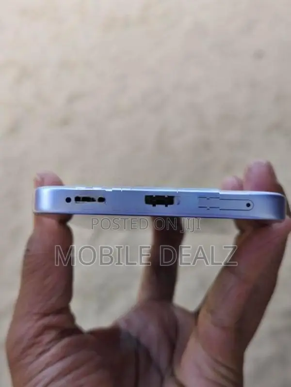 Vivo V70 FE 8GB | 256GB (Used)