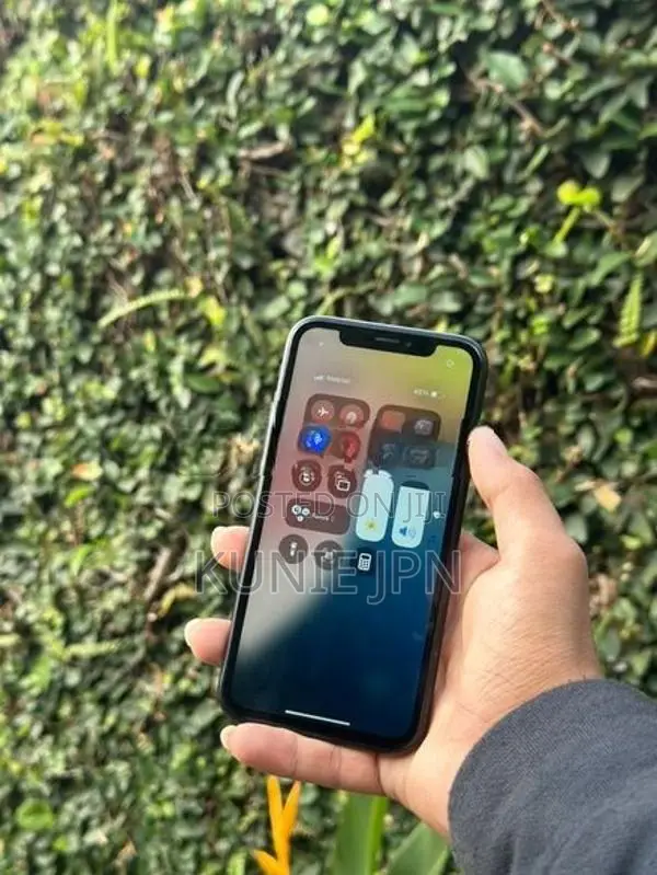 Apple iPhone XR (Used)