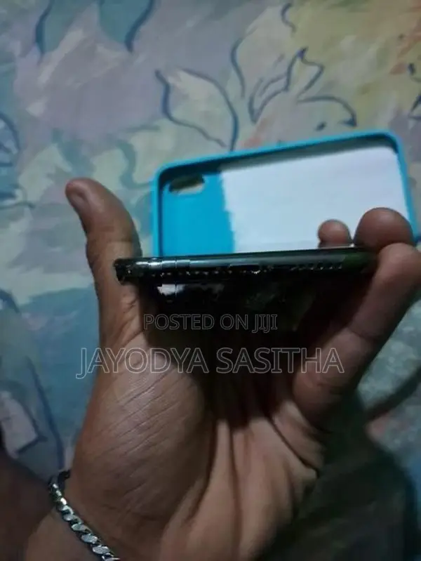 Apple iPhone X (Used)