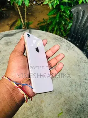 Apple iPhone 8 (Used)