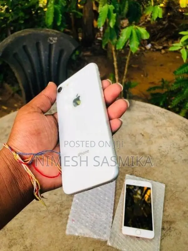 Apple iPhone 8 (Used)