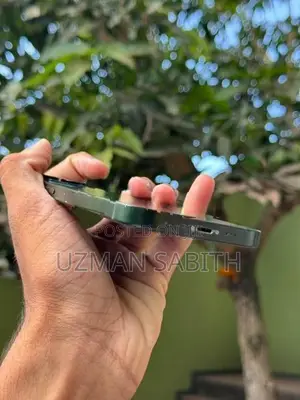 Apple iPhone 13 (Used)
