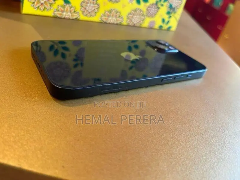 Apple iPhone 13 128GB (Used)