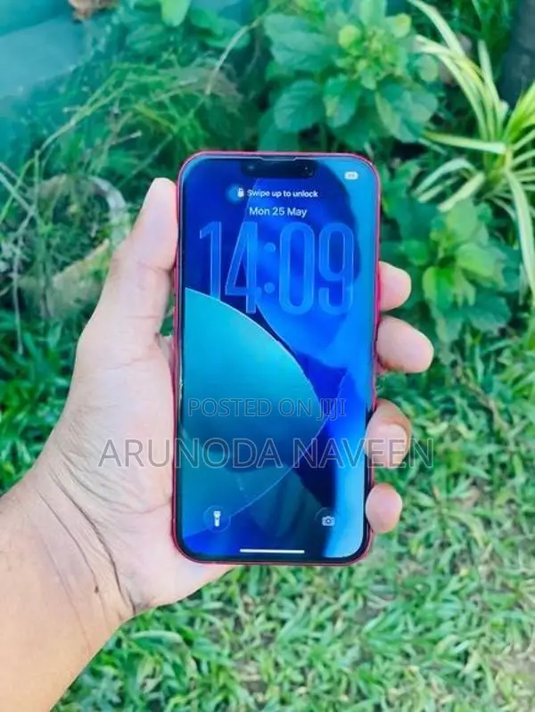Apple iPhone 13 (Used)