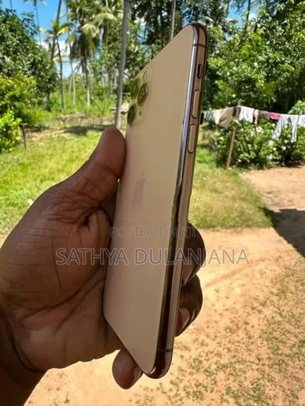 Apple iPhone 11 Pro (Used)