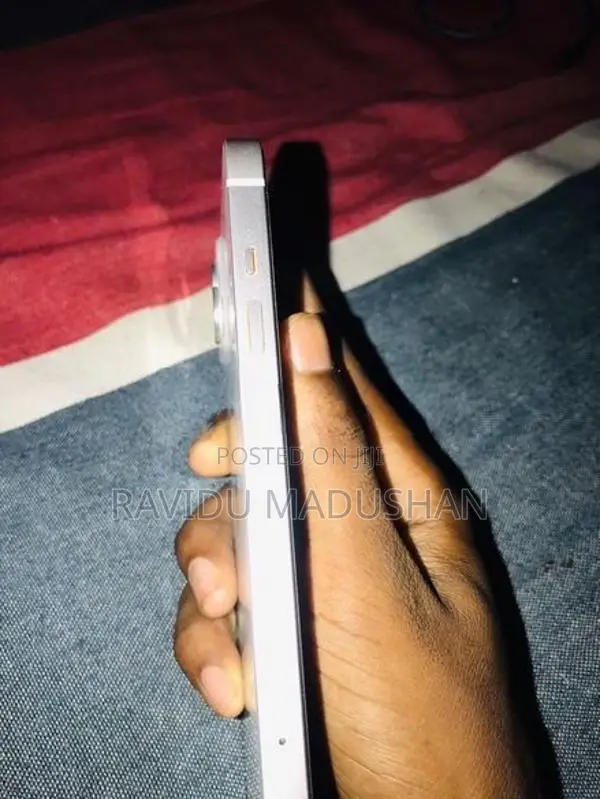 Apple iPhone 13 (Used)