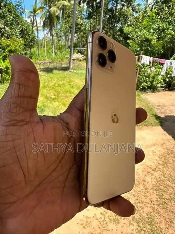 Apple iPhone 11 Pro (Used)