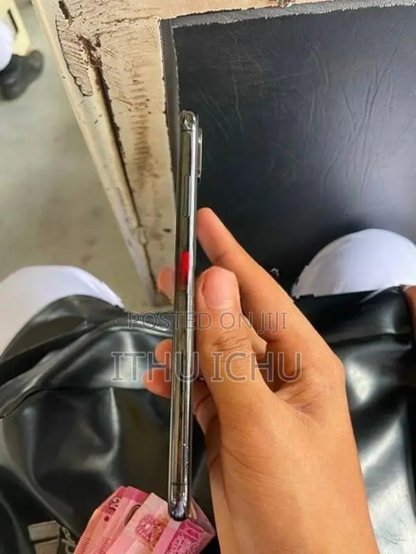 Apple iPhone XS Max (Used)