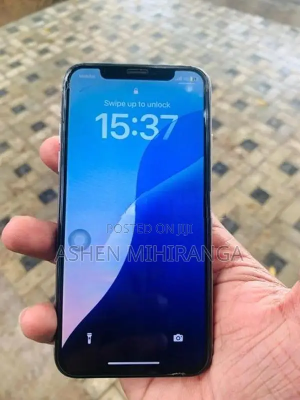 Apple iPhone XS (Used)