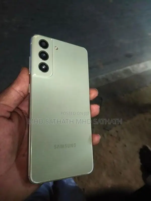 Samsung Galaxy S21 FE (Used)