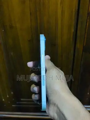 Apple iPhone 13 (Used)