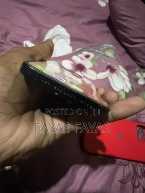 Apple iPhone 13 (Used)