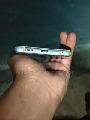 Samsung Galaxy S21 FE (Used)