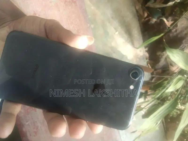 Apple iPhone 8 (Used)