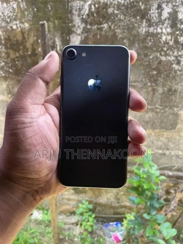 Apple iPhone 7 128GB (Used)