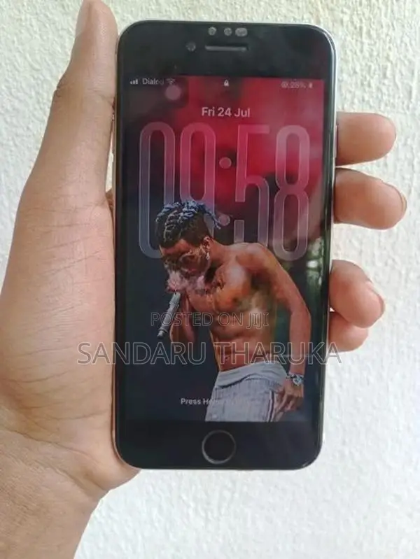 Apple iPhone SE 2 (Used)