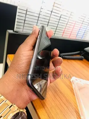 Apple iPhone 8 (Used)