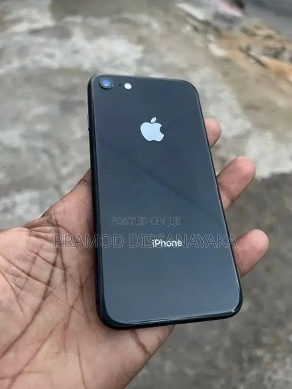 Apple iPhone 8 (Used)