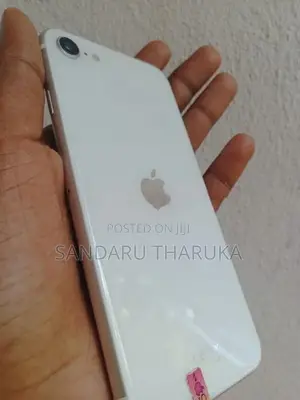 Apple iPhone SE 2 (Used)