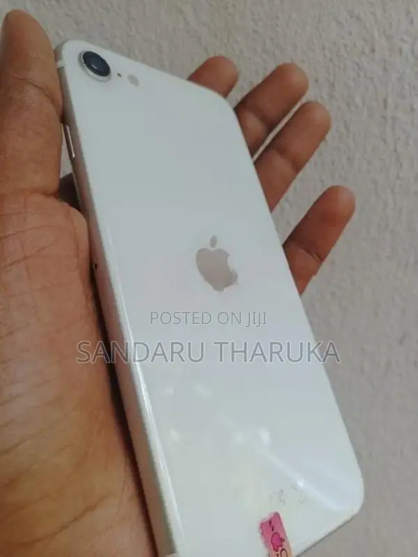 Apple iPhone SE 2 (Used)