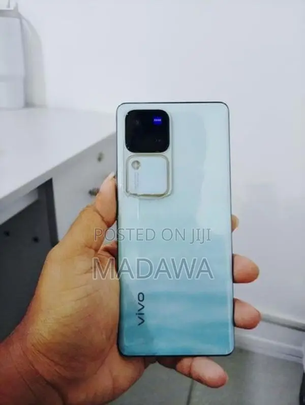 Vivo V30 Pro (Used)