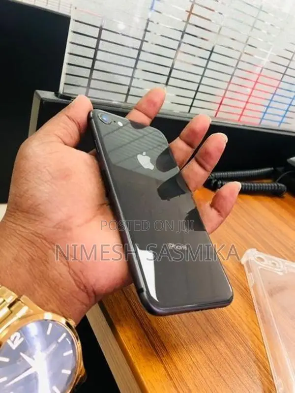 Apple iPhone 8 (Used)