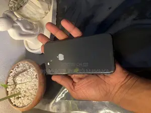 Apple iPhone 8 (Used)