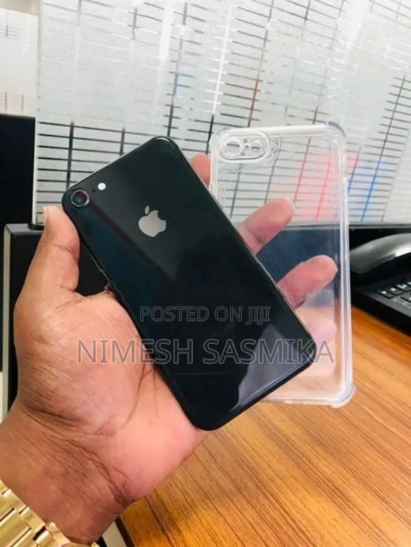 Apple iPhone 8 (Used)