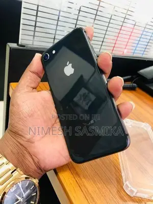 Apple iPhone 8 (Used)