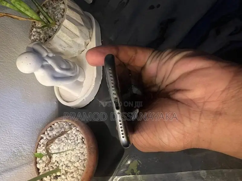 Apple iPhone 8 (Used)
