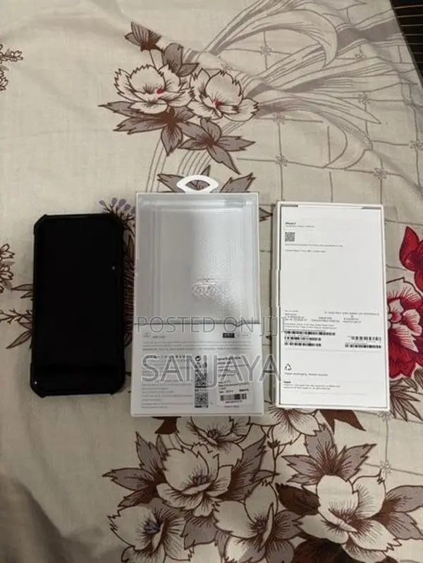 Apple iPhone 17 (Used)