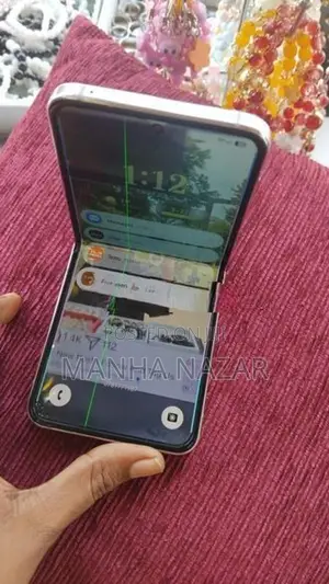 Samsung Galaxy Z Flip 5 (Used)