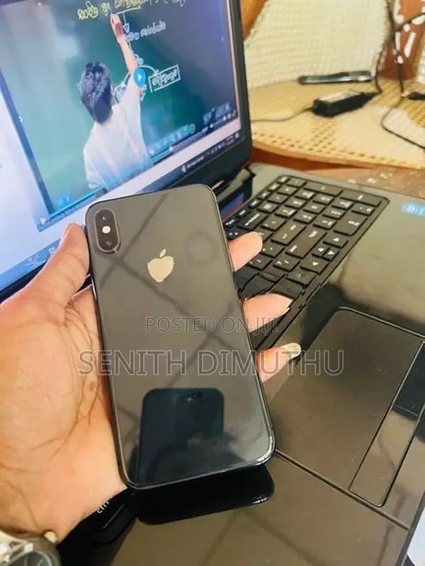 Apple iPhone XS (Used)