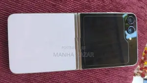 Samsung Galaxy Z Flip 5 (Used)