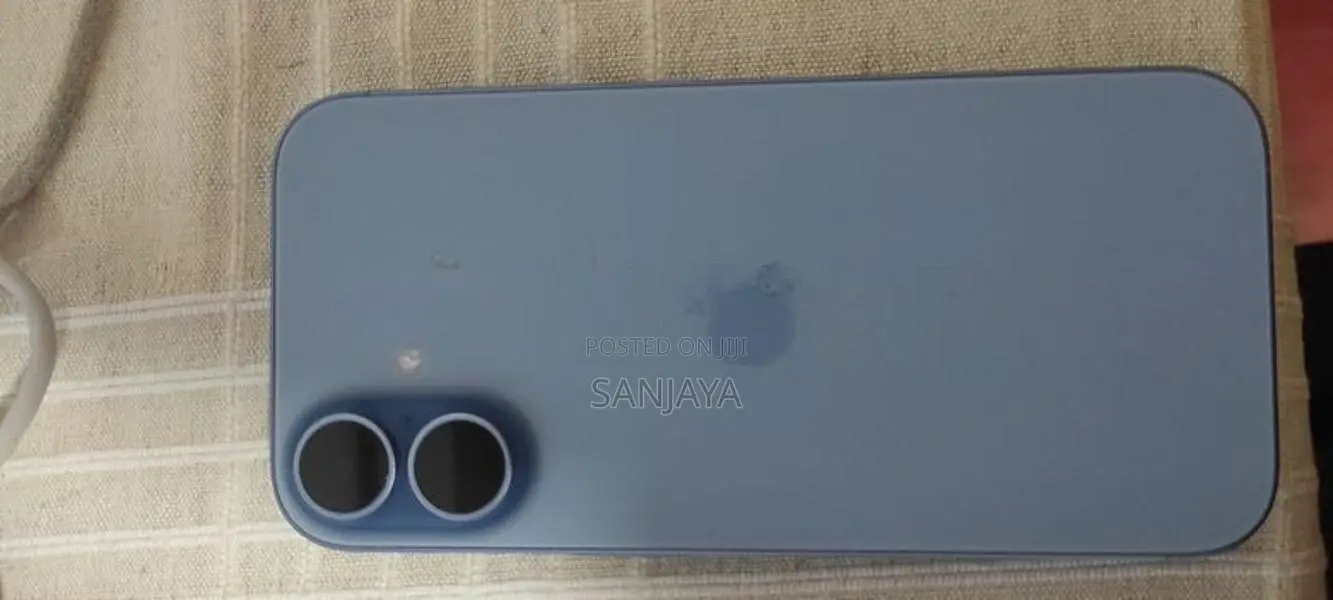 Apple iPhone 17 (Used)