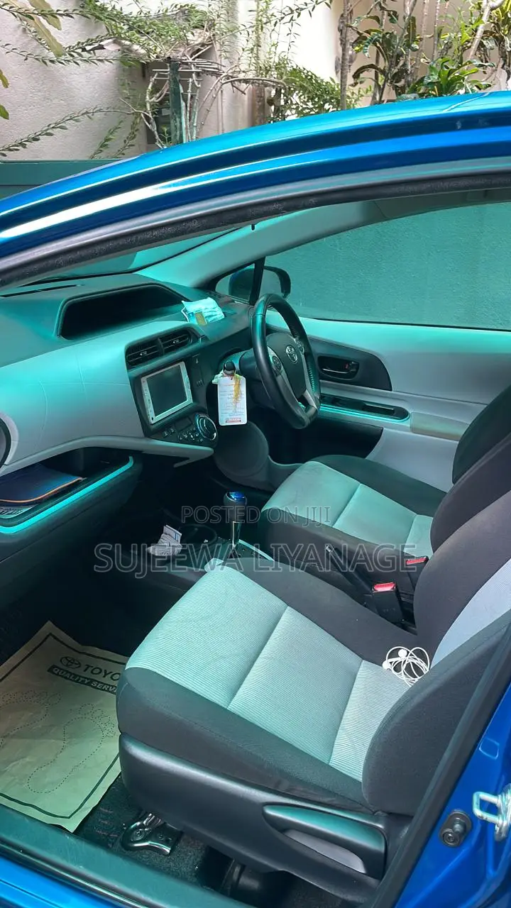 Toyota Aqua 2013 Blue