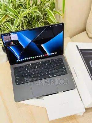 Apple MacBook Pro M4 14"Inch 16GB/512GB 2024