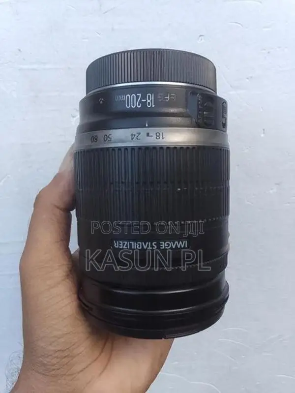 Canon 18-200 VR lens