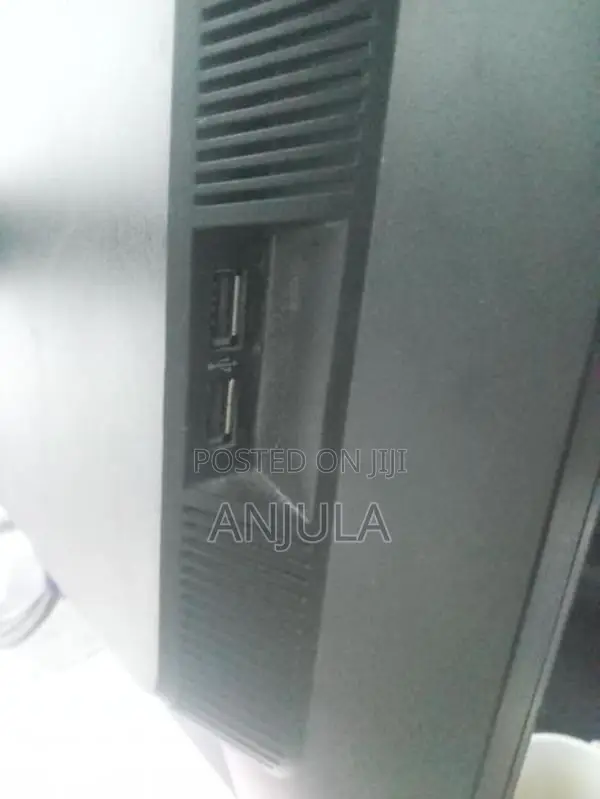 21" HP VGA Monitor