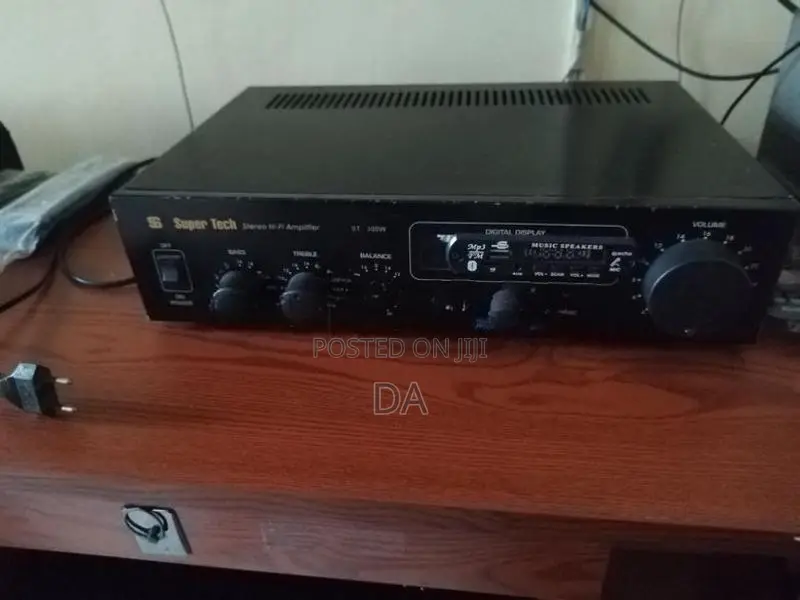 Amplifier with Speakers