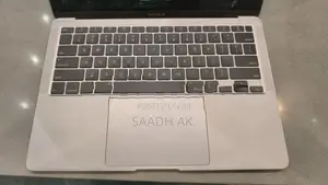 Apple MacBook Air 13" (Intel i3 / 8GB RAM 256GB SSD)