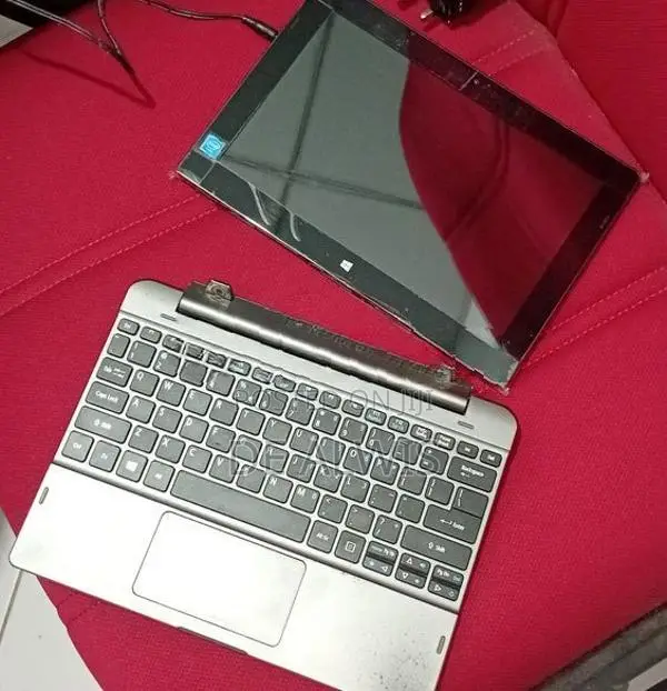 Acer Switch One 2-in-1 Laptop