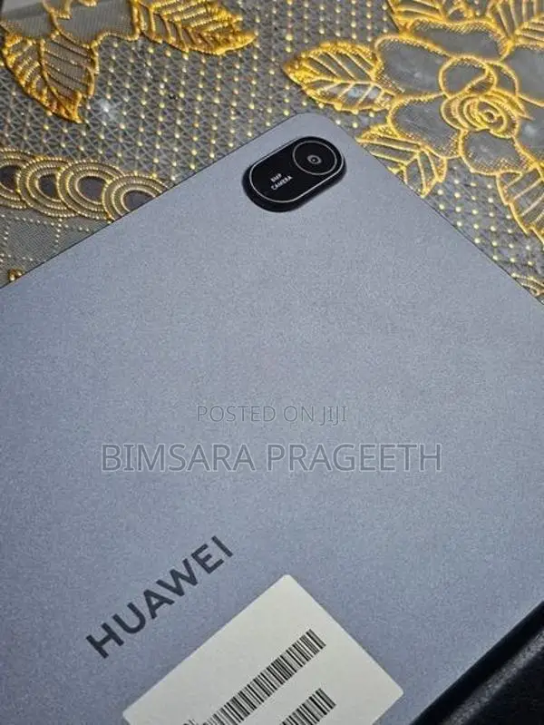 Huawei Mate SE 11