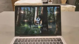 Apple MacBook Air 13" (Intel i3 / 8GB RAM 256GB SSD)